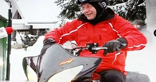 Traian Băsescu se relaxeaxă în staţiunea Predeal Foto Captură RTV