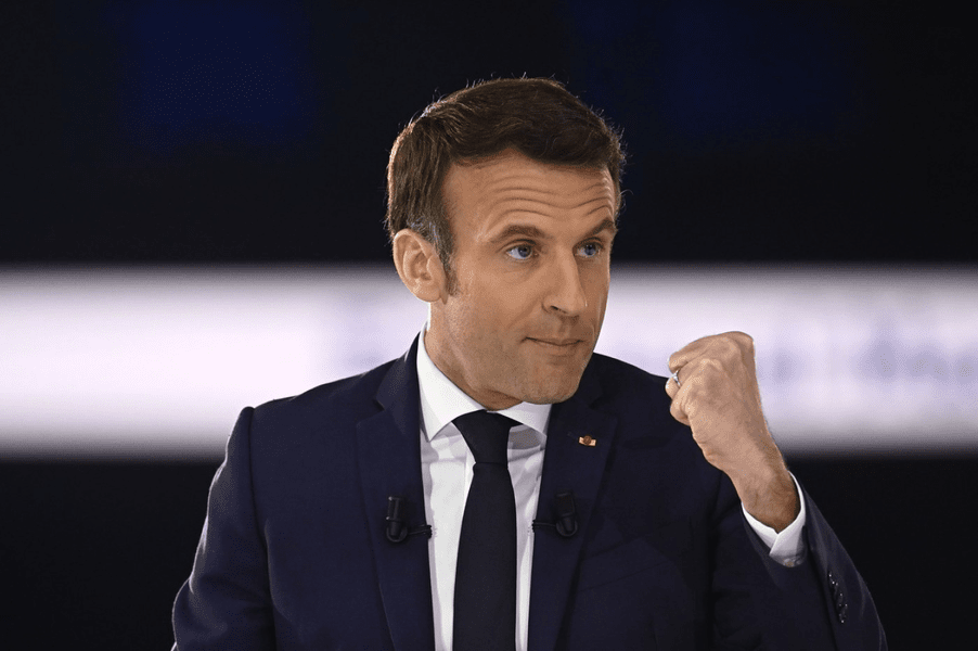Macron pleacă în Qatar să susțină echipa națională în fazele finale ale Campionatului Mondial, în ciuda reproșurilor 