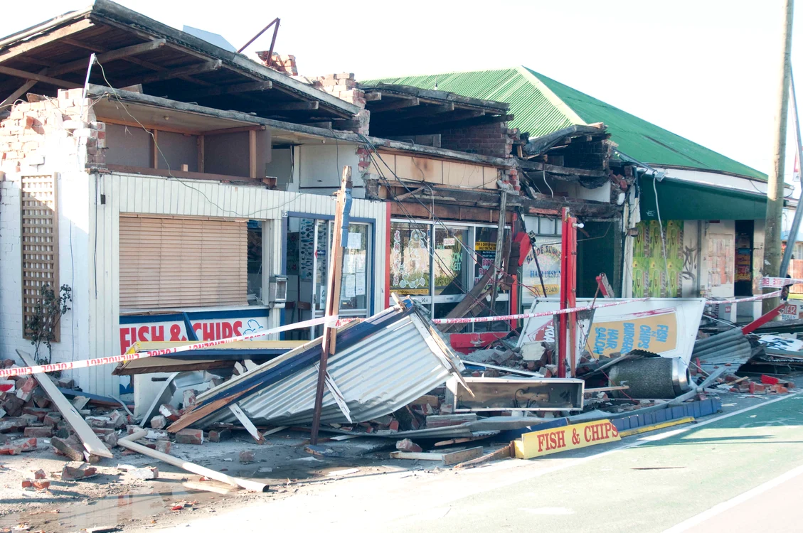 În 4 septembrie, oraşul Christchurch a fost zguduit de un cutremur ce a făcut mari pagube materiale