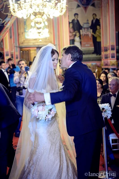 Bianca Drăguşanu, în cea mai frumoasă zi din viaţa ei (Foto: Cristi Iancu via Facebook)