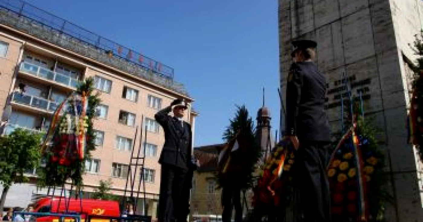 Târgu Mureş: Sărbătoare complexă de Ziua Armatei la Târgu Mureş