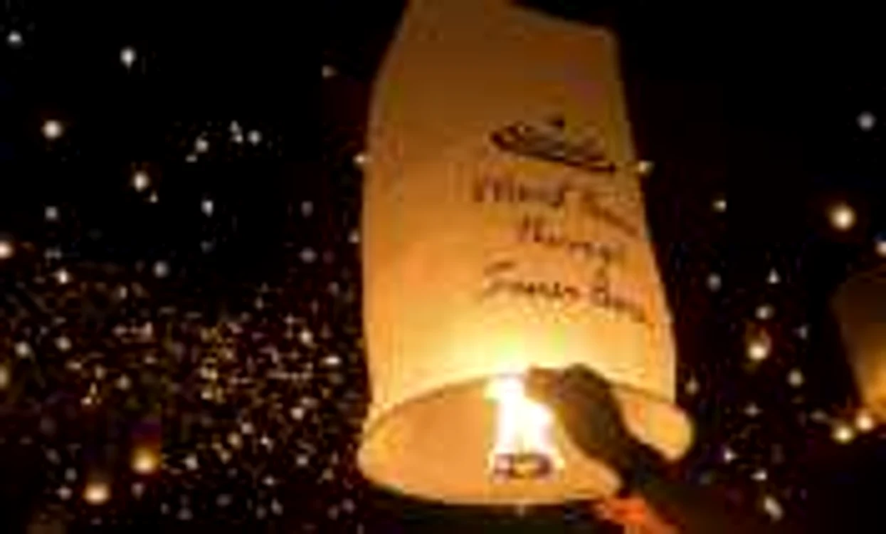 15.185 de lampioane au plutit deasupra Universităţii din Filipine FOTO Reuters
