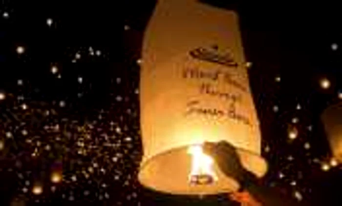 15.185 de lampioane au plutit deasupra Universităţii din Filipine FOTO Reuters