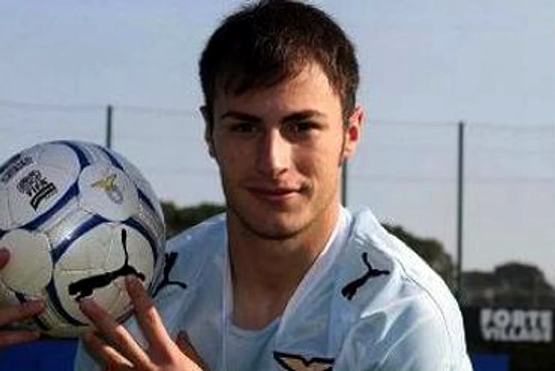
    Ştefan Radu este titular la Lazio  