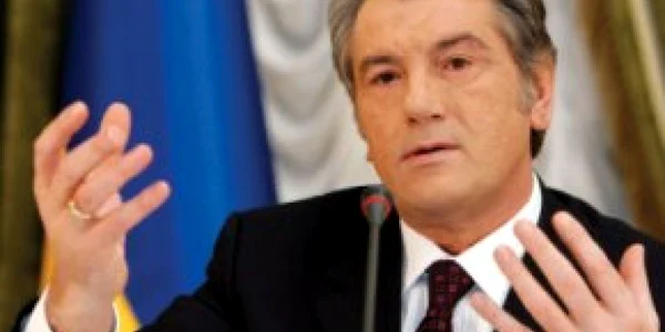 Summit CSI: Medvedev refuză dialogul cu Iuşcenko