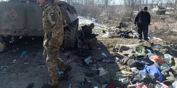 Tancuri rusesti capturate de armata ucrainiana in Brovari Ucraina FOTO Profimedia