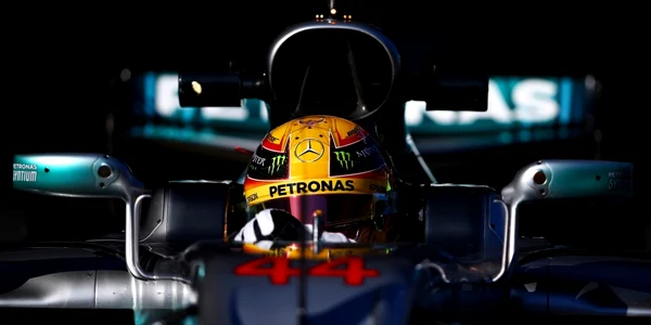 Britanicul Lewis Hamilton cu monopostul 44 de la echipa Mercedes AMG Petronas F1 participă la teste pe circuitul Catalunya în Montmelo Spania FOTO Guliver / Getty Images / Dan Istitene 