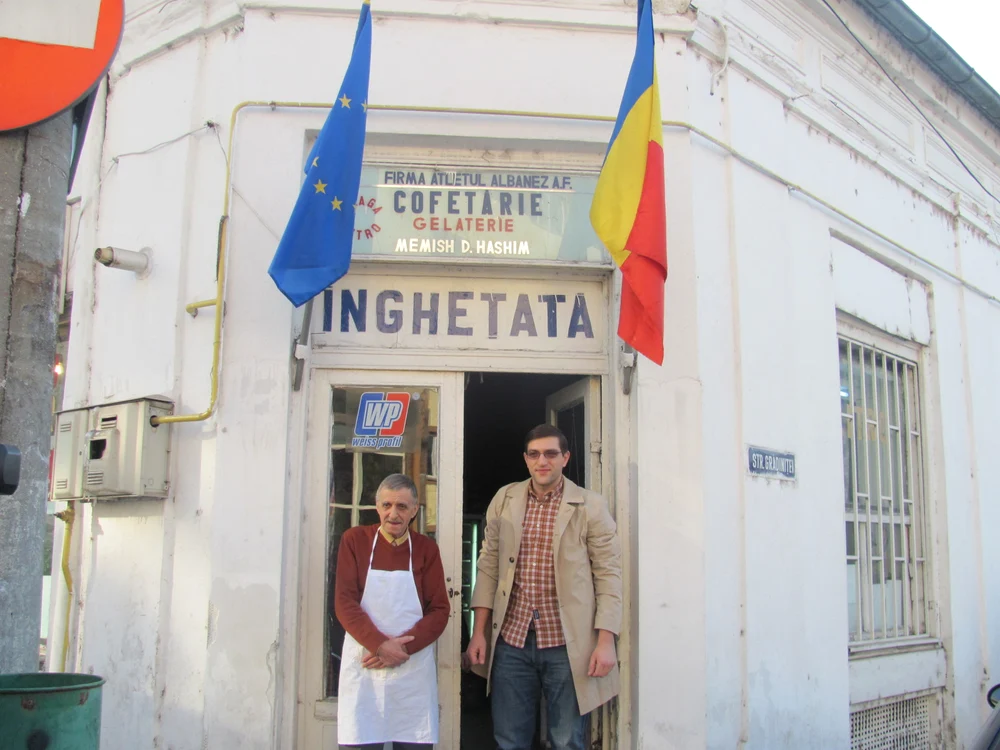 Hashim Memish (foto stânga) alături de nepotul său, Djemal Memish