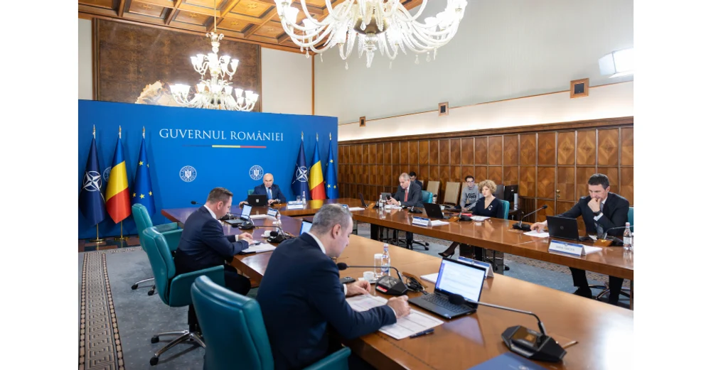 Guvernul schimbă regulile de pensionare. Pensionarii speciali care lucrează la stat rămân doar cu 15% din pensie