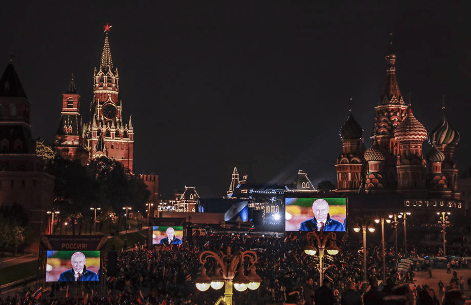Spectacol grotesc la Moscova. Petrecere cu lăutari în Piața Roșie, după veșnica pomenire de la Kremlin