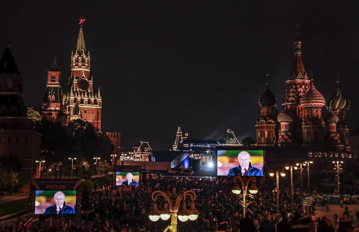 Discursul lui Putin a fost transmis pe ecrane gigant în Piața Roșie FOTO EPA-EFE