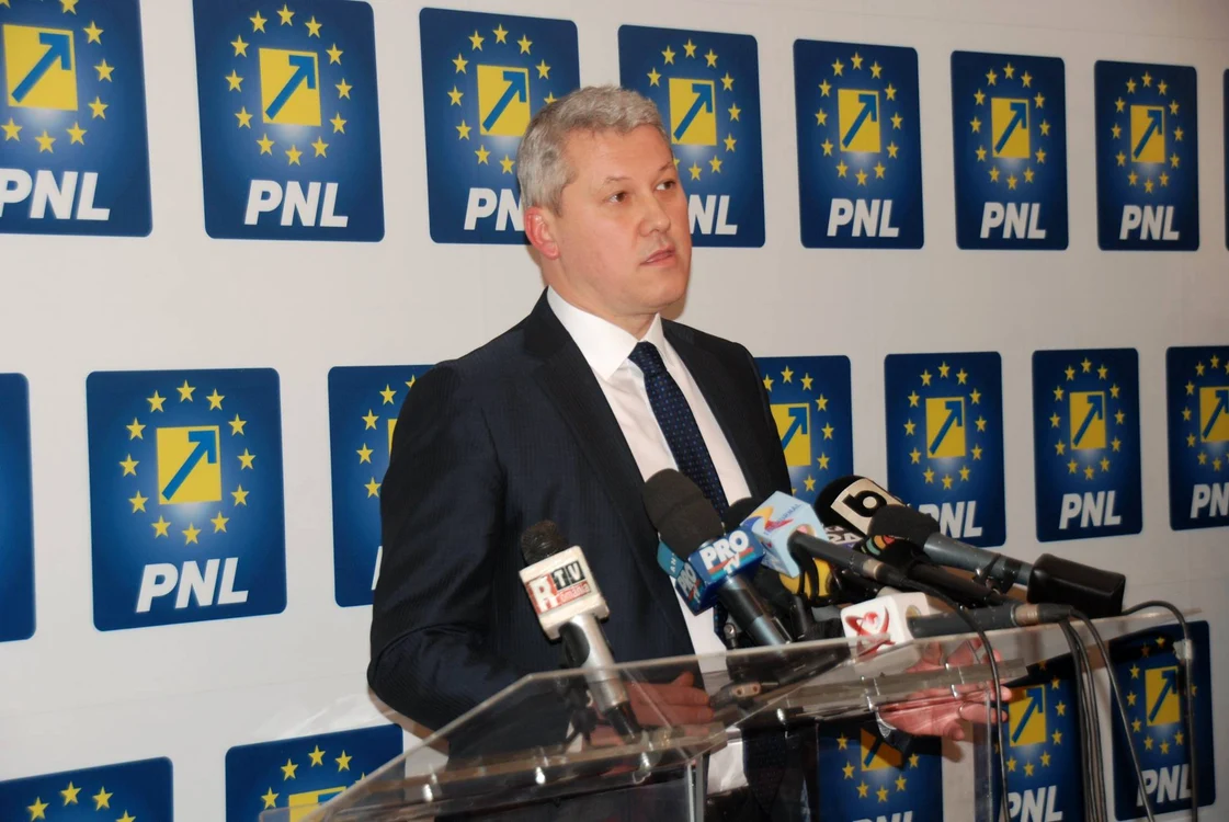 
    Cătălin Predoiu a intrat în atenția lumii politice în 2008Foto: Facebook PNL București  