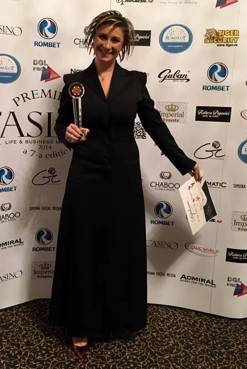 Impresara a purtat o ţinută sobră şi foarte elegantă