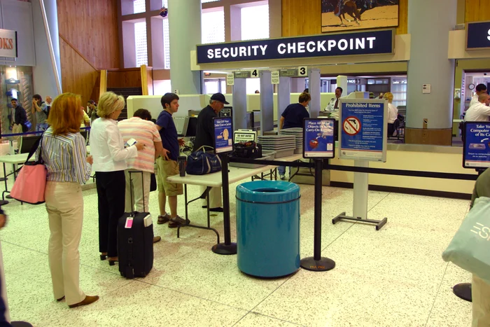 Personalul de pe aeroport este familiarizat cu procedura standard în cazul cardiacilor cu pacemaker