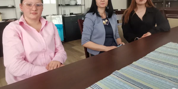 flori comanescu (st), prof Dorina Dita și Ileana Bucica foto alina mitran jpg
