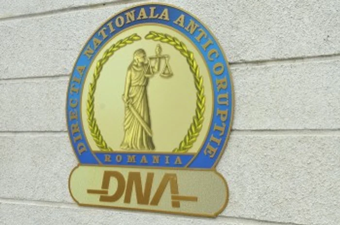 
    Procurorii DNA acuză cei doi reprezentanți ai MAI că au dezvăluit date secrete din anchete  