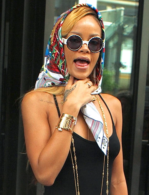 rihanna spl544041 010 jpeg