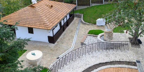 Bojdeuca lui Ion Creangă, după renovare (foto: Facebook / Costel Alexe)