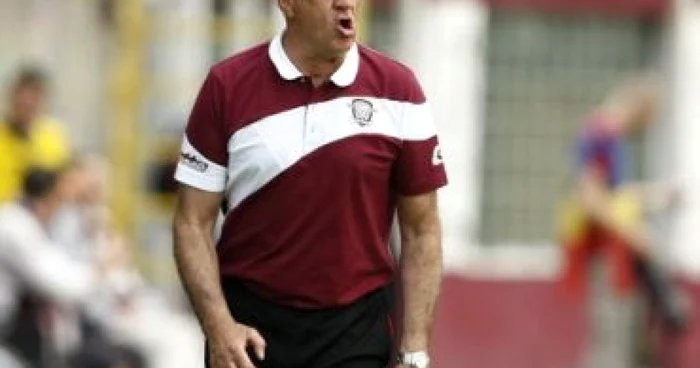 FOTBAL: Viorel Hizo: "Ne va fi foarte greu să ne menţinem pe locul trei"