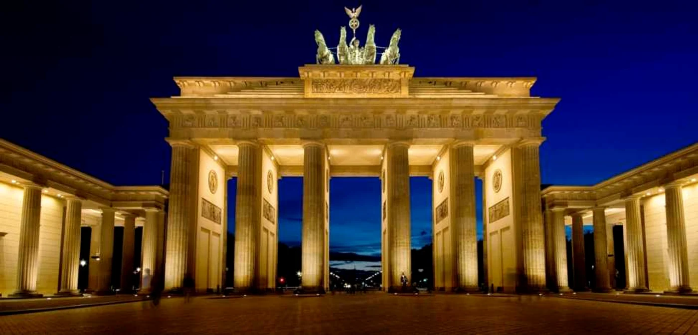 Capitala Germaniei se află pe primul loc în topul destinaţiilor preferate de români pentru mini-vacanţe FOTO cdn.enjoyourholliday.com