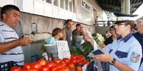 Bacău: Comercianții din piață, în vizorul polițiștilor