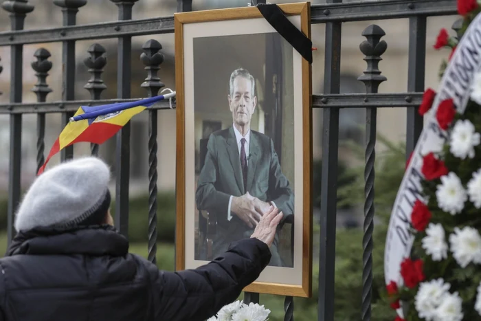 Palatul Regal - omagiu Regele Mihai / FOTO Inquam Photos / Octav Ganea / 6 dec 2017