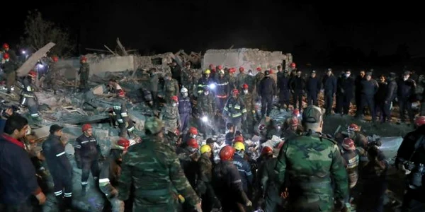 Bombardament intr-o zona rezidentiala din Ganja FOTO EPA-EFE