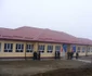 Şcoala de la Jirov neîngrădită deşi se afla la marginea unui drum naţional 