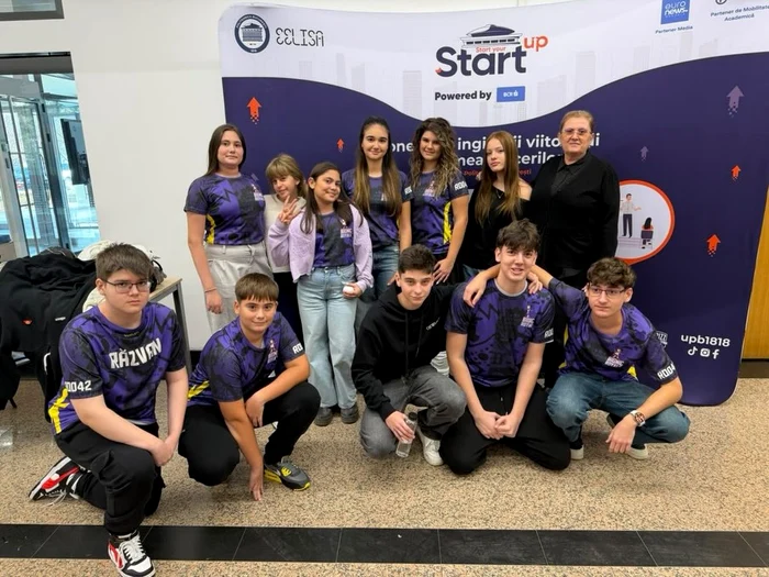 Echipa Bionic Royals a C.N. „Mircea cel Bătrân” Râmnicu-Vâlcea FOTO: Fb/Bionic Royals