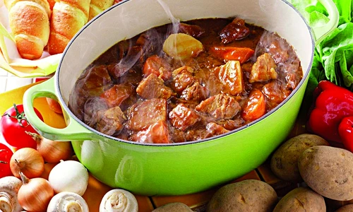 gulas cu carne de porc jpeg