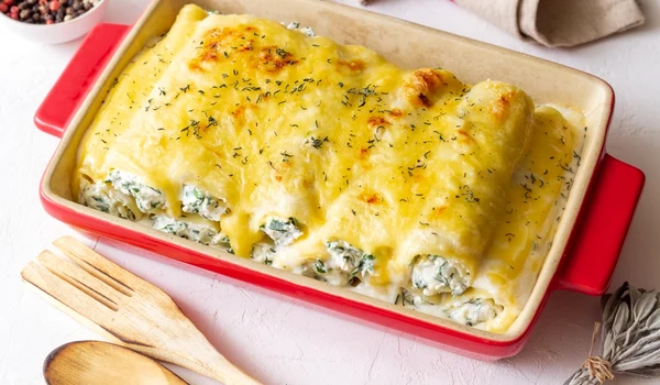 Cannelloni cu spanac  Sursa foto shutterstock 2377096573 jpg