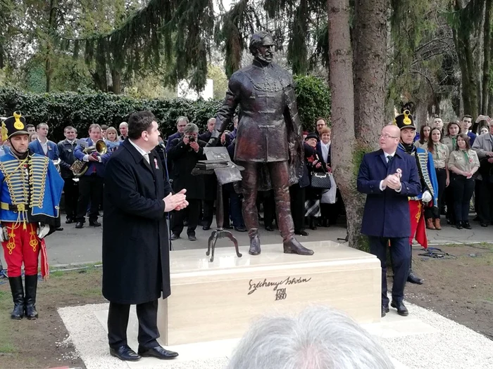 Dezvelirea statutii lui Szechenyi Istvan a fost principalul punct de atracţie al sărbătorii - foto: Adrian Caraba