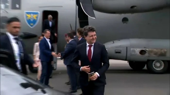 Nicușor Dan la Haga jpg