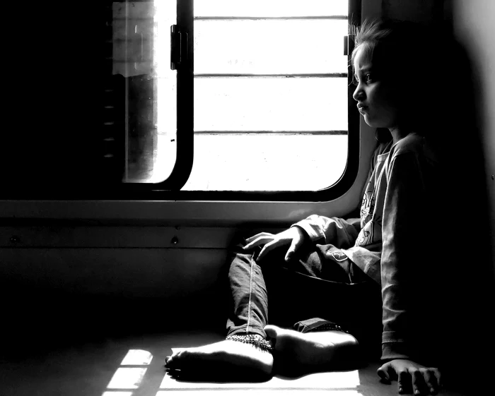 Un băiețel a fost ținut într-o dubă mai mult de un an / FOTO: Pixabay