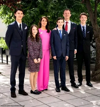 Prinţesa Mary, Prinţul Joachim al Danemarcei şi copiii lor. FOTO: Casa Regală daneză