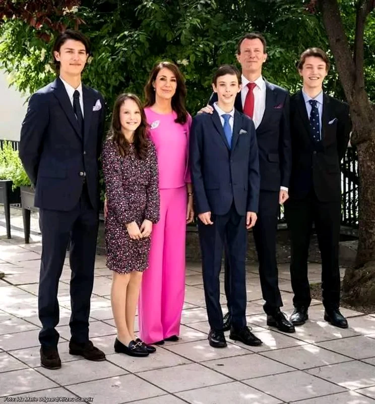 Prinţesa Mary, Prinţul Joachim al Danemarcei şi copiii lor. FOTO: Casa Regală daneză