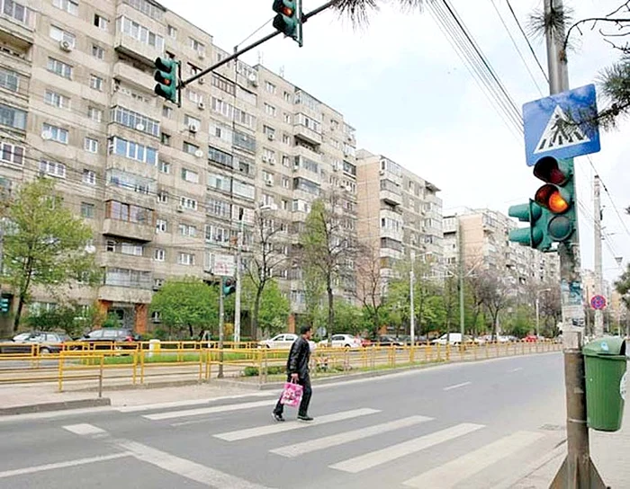 În această intersecţie există suspiciuni că s-a umblat la semafoare
