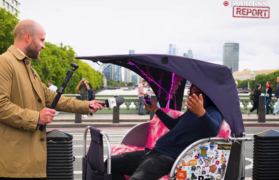 Turiști escrocați de o grupare de români lângă Parlamentul britanic. Câți bani cer pentru o plimbare cu ricșa
