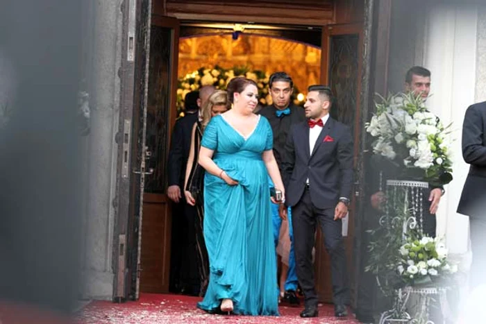 Rochia purtată a avantajat-o pe Oana Roman