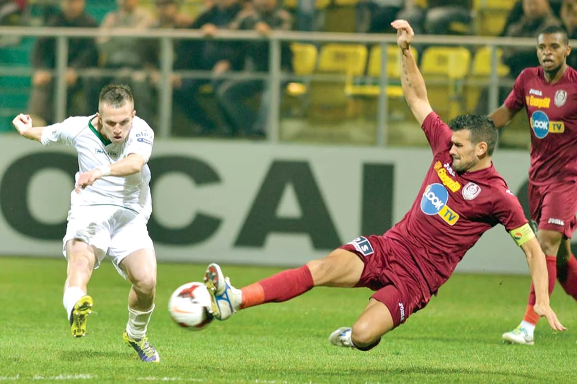 
    Căpitanul de la CFR, Ricardo  Cadu, va pleca, probabil  la vară, aşa cum vor să facă  majoritatea jucătorilor  importanţi ai echipei din Gruia  