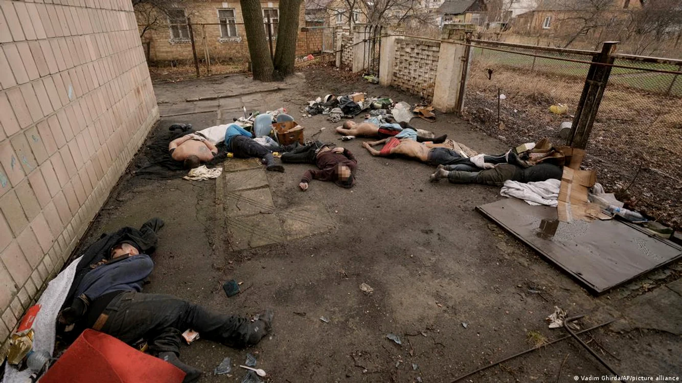 Imagine de groază din Bucea, imediat după eliberare (Imagine: Vadim Ghirda/AP/picture alliance)