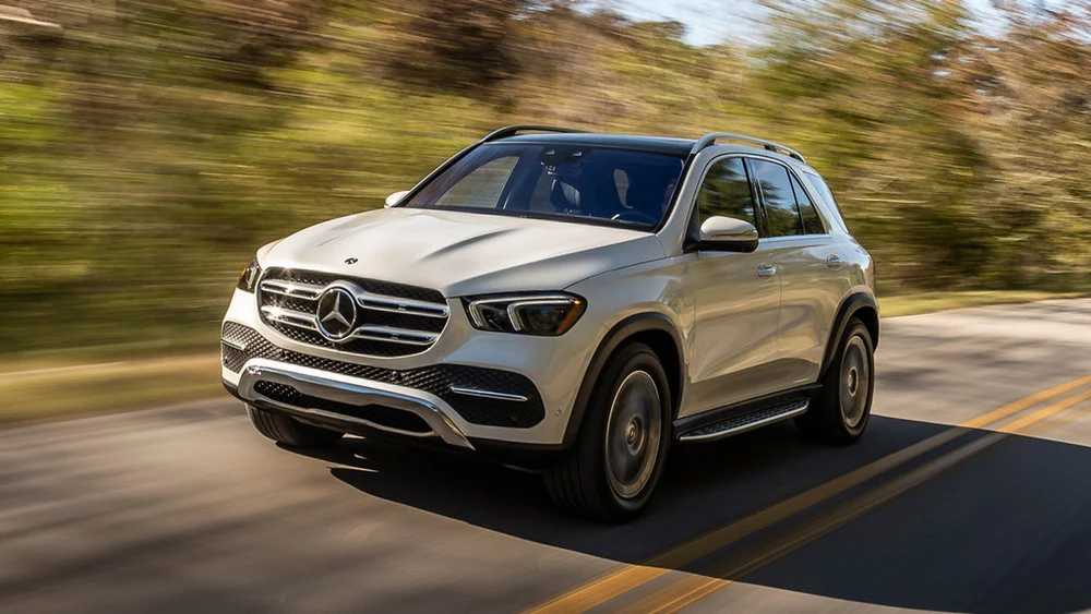 Caz straniu în Germania. Și-a luat Mercedes de 100.000 de euro și a descoperit că are plăcuțe de frână de lemn