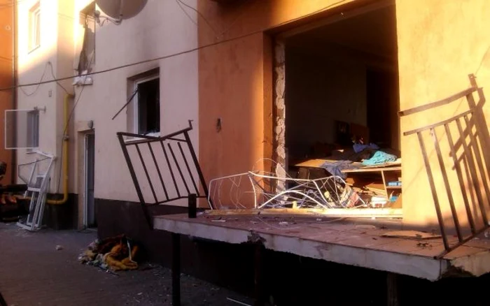 În explozia de care e acuzată Margareta Jula s-au distrus 16 apartamente şi 6 maşini FOTO: stiridecluj.ro