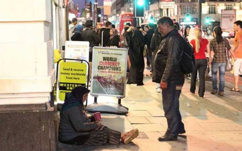 Dezvăluiri în presa britanică despre o bandă de traficanți români care exploatează la cerșit, în Londra, cel puțin 12 persoane. „Există oameni îngrozitori în spate” 