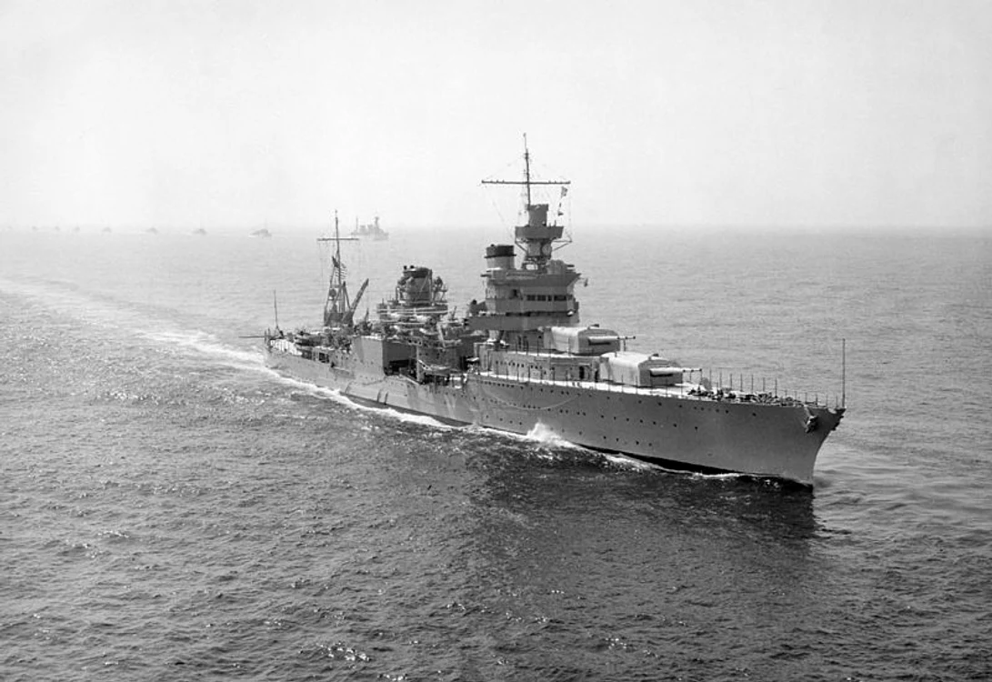 800px USS Indianapolis CA 35 underway in 1939 0 jpg jpeg