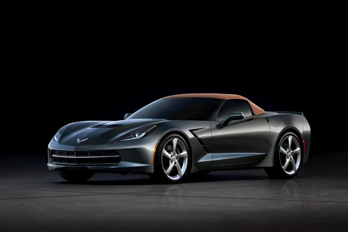 Chevrolet Corvette Stingray Convertible 2