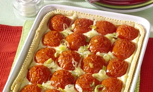 tarta taraneasca cu rosii si branza jpeg