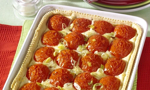 tarta taraneasca cu rosii si branza jpeg