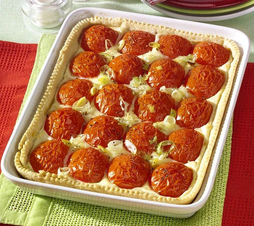 tarta taraneasca cu rosii si branza jpeg