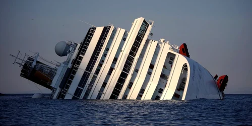 Nava de croazieră Costa Concordia a eşuat la 13 ianuarie